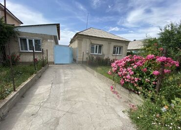 продаю дом в селе арашан: Предлагается к продаже отдельно стоящий дом, расположенный на участке