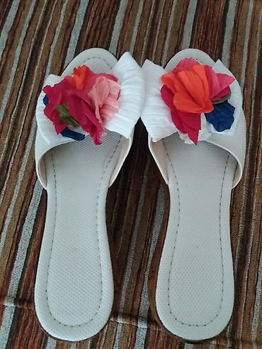 Basanoşka və səndəllər: Ölçü: 39, Yeni — 28