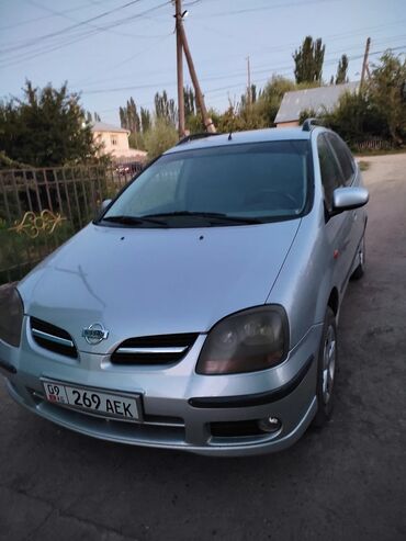Nissan Almera Tino: 2001 г., 2 л, Вариатор, Бензин, Универсал