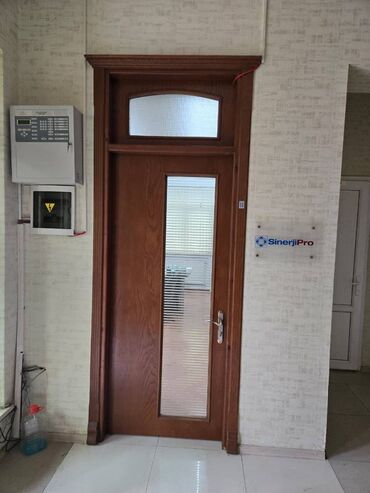 generator temiri: Salam keyfiyyetli ev qapıları satıram. Uygun qiymete. Satılma sebebi