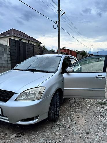 e34 4 4: Toyota Corolla: 2002 г., Бензин, Хэтчбэк — 2