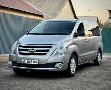 семиместные машины: Hyundai H-1 (Grand Starex): 2017 г., 2.5 л, Механика, Дизель, Минивэн