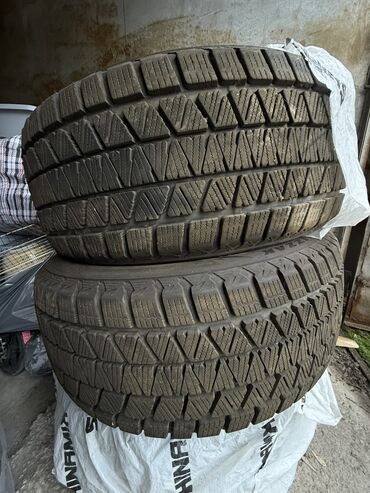 Шины: Шины 275 / 45 / R 21, Зима, Б/у, Комплект, Внедорожные (АТ/МТ), Bridgestone