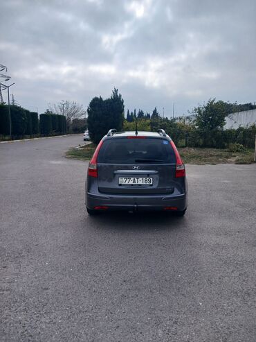 Hyundai: Hyundai i30 CW (Universal) – boz rəng, şəhər və uzun məsafələr üçün — 11