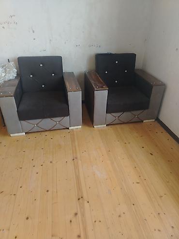 qapi qolu: Qapı – daxili otaq qapısı - Material: taxta əsaslı (MDF/laminat tipli — 4