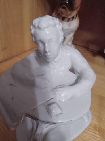 Статуэтки: Фарфоровые Статуэтки ЛФЗ Лось - 1500 сом Пушкин- 1500 сом сломано — 6