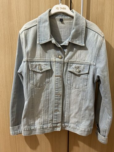 джинсовая куртка новый: Джинсовая курточка. 40 размер. 15 манат