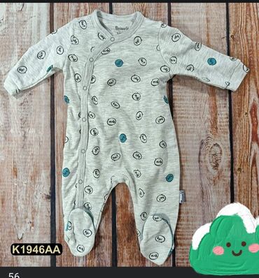 Kompleti: Dečiji kompletici 
3 KOMPLETA 2000 din — 17