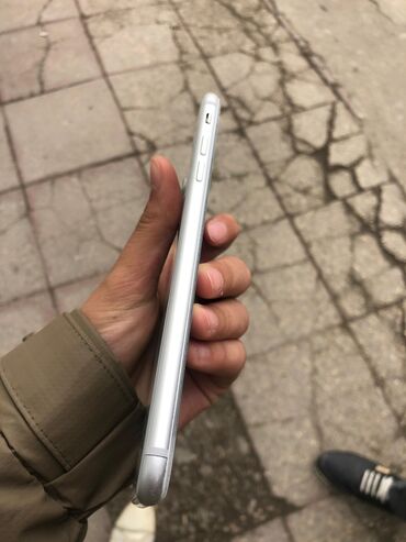 Apple iPhone: IPhone 8 Plus, 64 GB, Ağ, Barmaq izi — 8