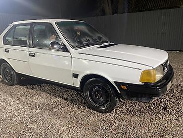 Транспорт: Volvo 360: 1989 г., 1.8 л, Механика, Бензин, Седан — 2