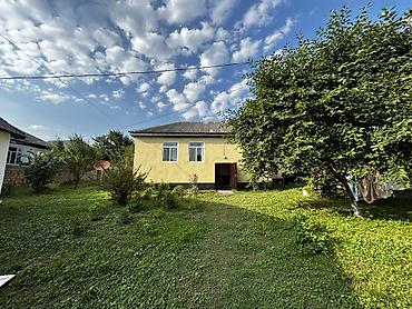 Həyət evləri və villaların satışı: TƏCİLİ:!Mərkəzdə 2 Ev Bir Həyətdə – Geniş Şəraitli və Perspektivli — 1