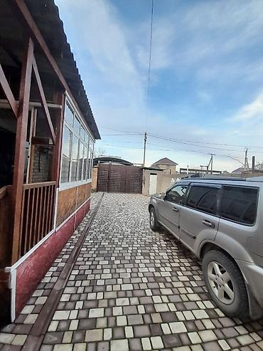 Продажа коттеджей и домов: * Продаётся :В районе К өлмө * Два дома на участке в 4 сотки в черте — 7