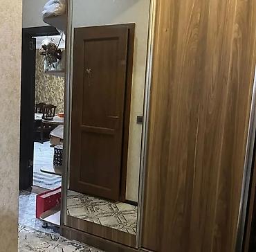 Mənzillər: 2 otaqlı mənzil – mətbəx, qonaq otağı, sanitar qovşaq və dəhliz - — 2