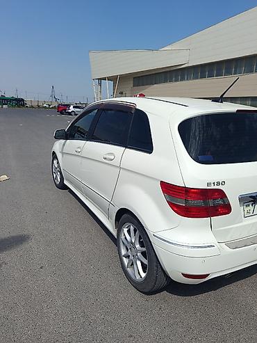 tesla model x: Mercedes-Benz B 180: 1.7 l | 2010 il Hetçbek — 9