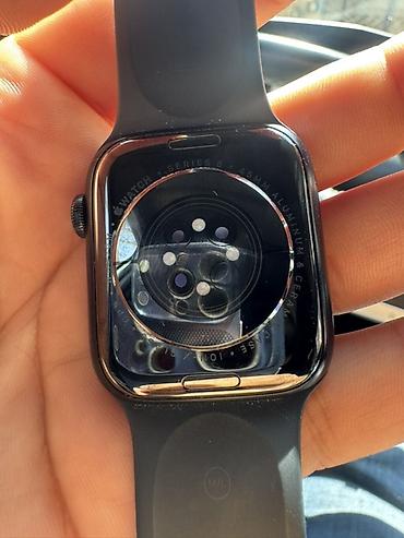 smart glasses: Apple Watch Series 8 – 45 mm, qara rəng - Korpus: Alüminium - Arxa — 3
