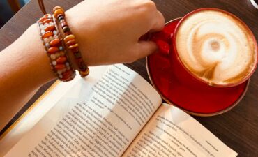 Toy paltarları və aksesuarları: Bilərzik