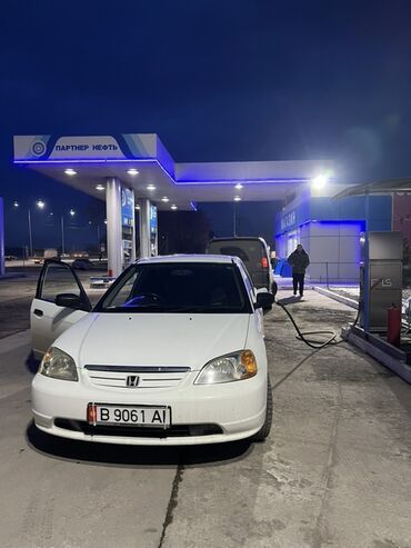 шевроле камаро цена: Автомобиль Honda Civic белого цвета в кузовом седан. В очень хорошем