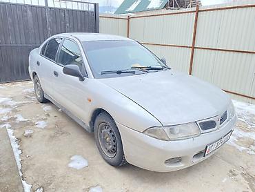 Mitsubishi: Mitsubishi Carisma: 1995 г., 1.8 л, Механика, Бензин, Седан — 1