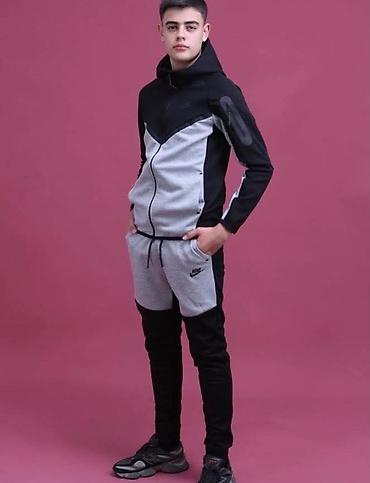 nike dualtone racer: Materijal pamuk
velicine 10, 12, 14 i 16
3000 din — 6