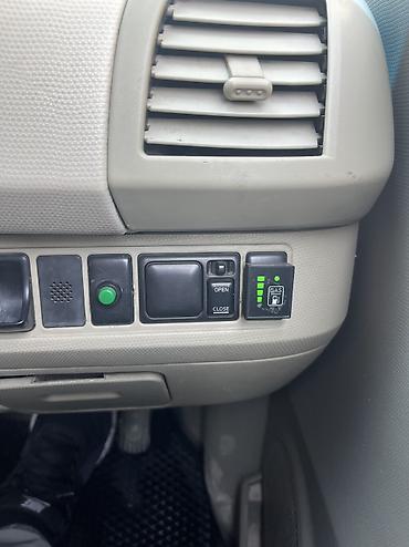 марч: Nissan March: 2004 г., 1.2 л, Автомат, Газ, Хэтчбэк — 9