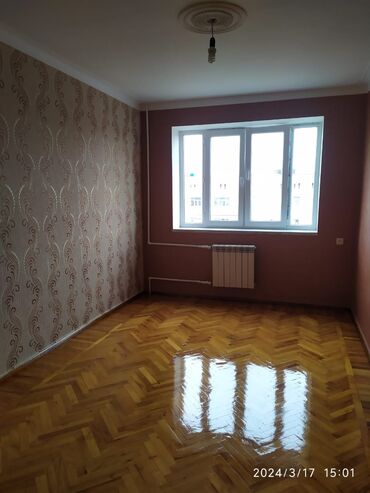 Köhnə tikili: Mənzil – çoxmərtəbəli daş binada - Plan: ayrıca otaq, mətbəx, sanitar — 2