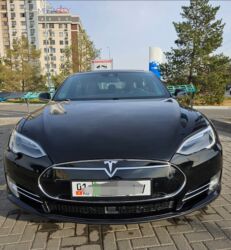 Tesla: Tesla Model S: 2016 г., Электромобиль, Хэтчбэк — 2