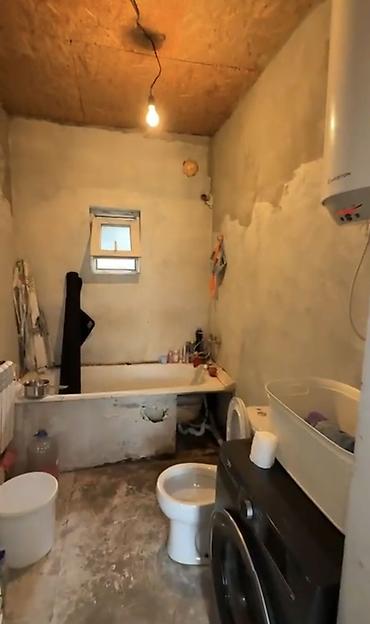 Продажа коттеджей и домов: 🔥Продается дом🔥 🏡Район: Ак Ордо 3 ✅Участок: 4соток ✅Документы — 4
