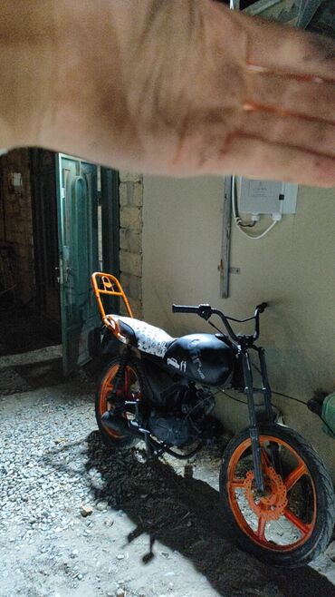 moto baku: MATORU SAAT KİMİ İŞDİYİR GETMEYE SOZZ OLA BİLMEZ BOS BOS ADAMLAR