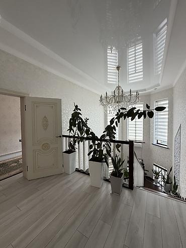 Продажа коттеджей и домов: ПРОДАЕТСЯ ШИКАРНЫЙ ЧАСТНЫЙ ДОМ 🏠💫
Ж/М Арча-Бешик 📍 — 8