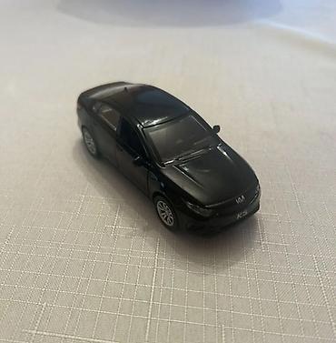 Oyuncaq nəqliyyat: Qara rəngli metal oyuncaq avtomobil – Kia K5 modelinə bənzər sedan — 6