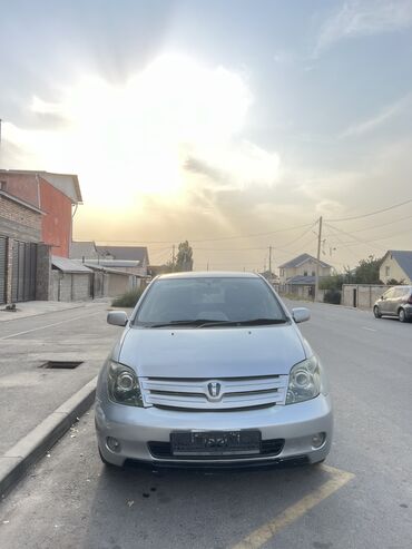Toyota: Toyota ist: 2003 г., 1.5 л, Автомат, Бензин, Хэтчбэк