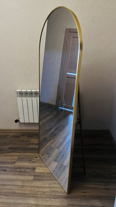 зеркало в ванну: Продаю зеркало в идеальном состоянии в связи с переездом. Высота 170
