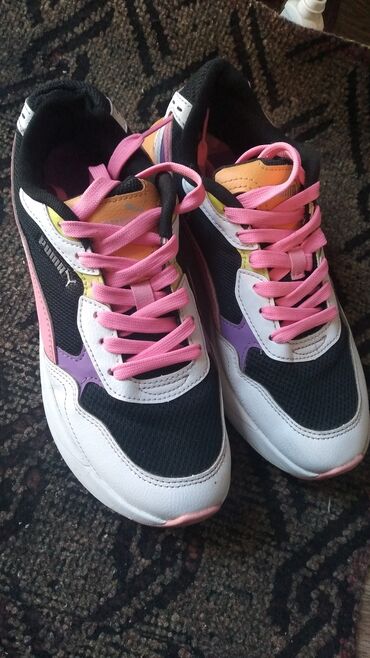 Women's Sneakers and athletic shoes: Пару раз одевала Кроссовки PUMA женские/подростковые, яркая