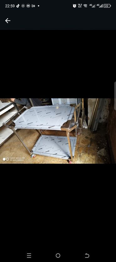 Restoran mebeli: Üç mərtəbəli paslanmayan poladdan hazırlanmış servis arabası. İki — 2