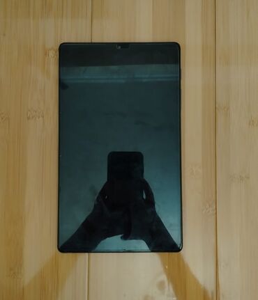 TV və video: Samsung planşet. az işlənib.Filmlərə baxmaq, oyun oynamaq və ya