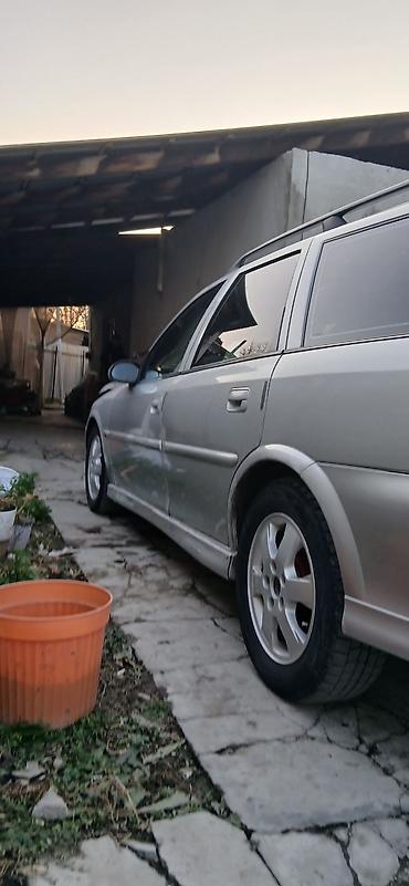 Opel: Opel Vectra: 2001 г., 1.8 л, Механика, Бензин, Универсал — 4