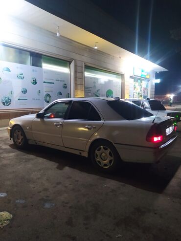 Mercedes-Benz: Mercedes-Benz C 250: 2.5 l | 1997 il Sedan — 5