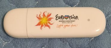 Modemlər və şəbəkə avadanlıqları: Azercell data karti. Internet modem kimi istifadə etmək mumkundur. DVR — 8