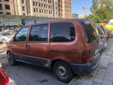 Nissan: Nissan Serena: 1998 г., 2 л, Механика, Бензин, Минивэн