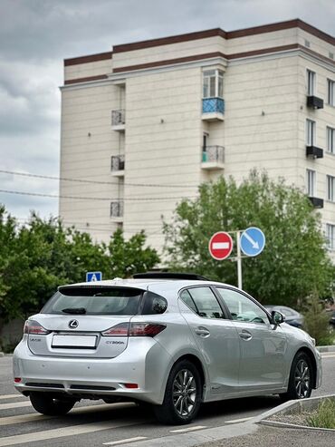Lexus: Lexus CT: 2012 г., 1.8 л, Вариатор, Гибрид, Хэтчбэк