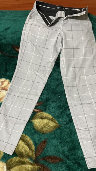 брюки в полоску мужские: Брюки M (EU 38), цвет - Серый