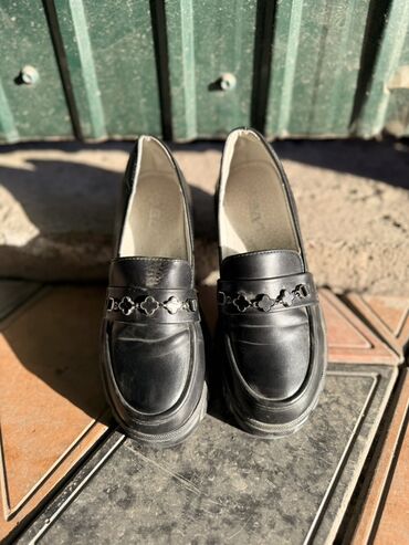 Women's Sneakers and athletic shoes: Кроссовки Prada Milano, ярко‑зеленые. Продам. Размер 37-38. Покупали в — 6