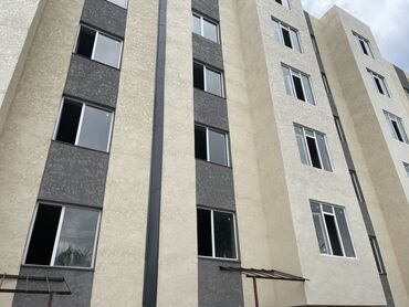 продаю 1 кв бишкек: 2 комнаты, 56 м², Индивидуалка, 2 этаж, ПСО (под самоотделку)