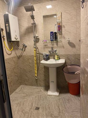 Köhnə tikili: Bakı, Bakıxanov qəs., 4 otaqlı, Köhnə tikili, 100 kv. m -da lalafo.az — 15 Köhnə tikili: Bakı, Bakıxanov qəs., 4 otaqlı, Köhnə tikili, 100 kv. m — 15