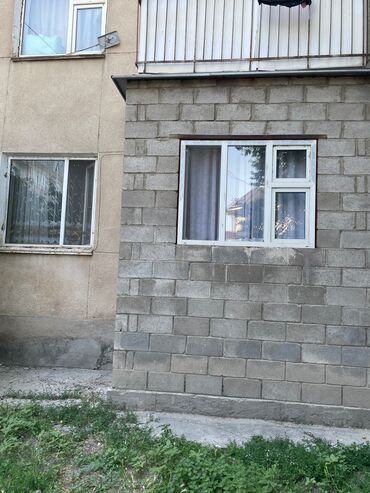 срочно продаю участок в шопокове: 3 бөлмө, 59 кв. м, 106-серия, 1 кабат, Эски ремонт