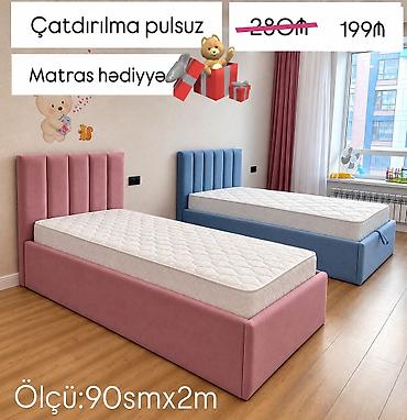 Uşaq/yeni gənc otağı üçün yumşaq başlıqlı tək nəfərlik çarpayı. -
