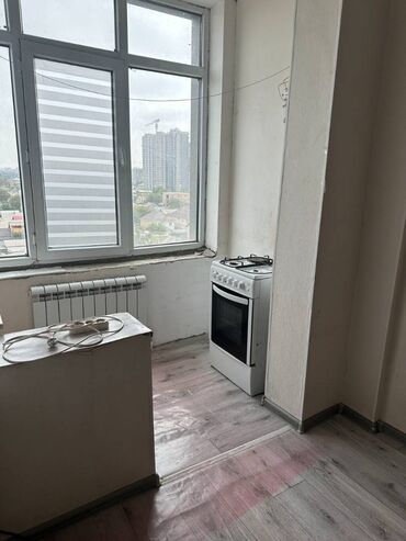 срочно продаётся 1 комнатная квартира в районе шлагбаум по улице кенсуйская 17: 1 бөлмө, 22 кв. м, Элитка, 8 кабат, Евроремонт