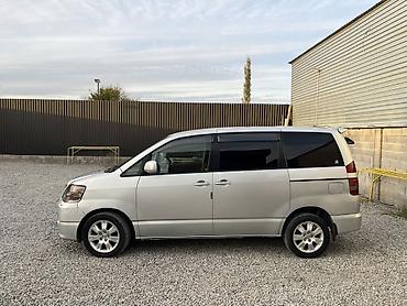багажник 4runner: Toyota Noah: 2003 г., Автомат, Бензин, Минивэн — 2