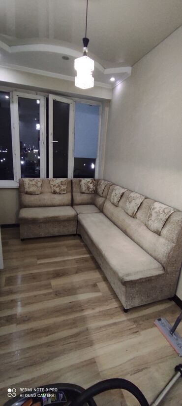 мягкий мебель уголок: Угловой диван, цвет - Бежевый, Б/у