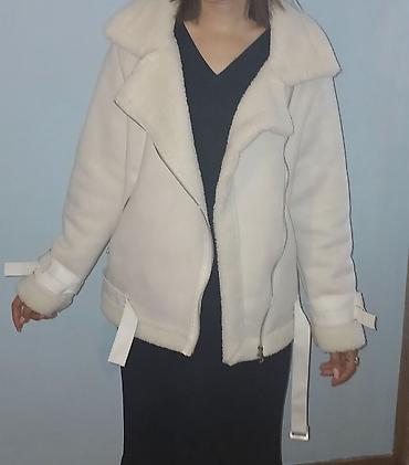 dəri kurtkalar: Material: süni dəri görünüşlü krem rəngi xarici qat və içi tüklü/şerpa — 2